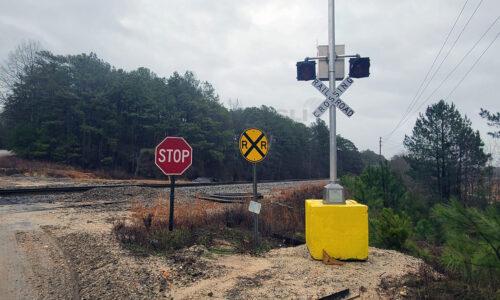 Picture of a solar railroad crossing system