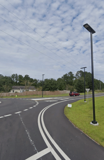 Image of solar street lighting on street roundabout. Florida Department of Transportation